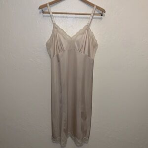 Komar Vintage Champagne Midi Slip